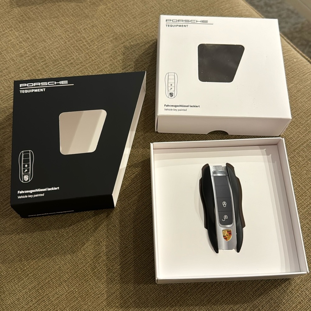 Black Porsche key caps